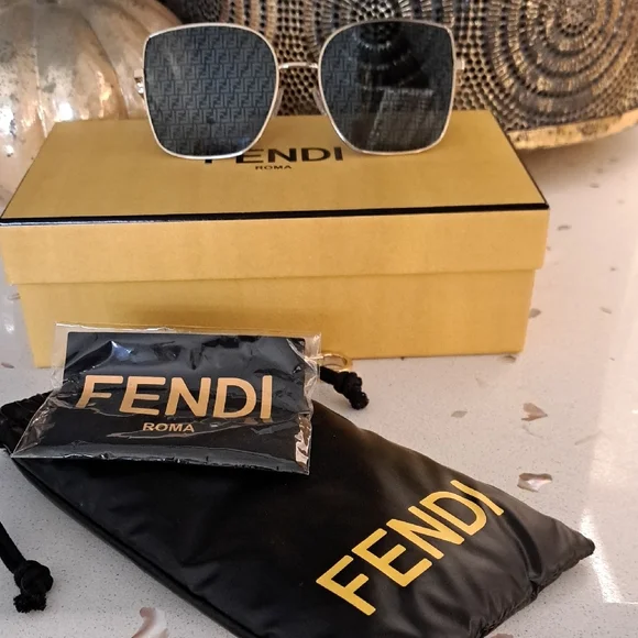 NWOT Fendi Gold and Blue Sunglasses display picture 3